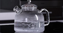Wasserkocher aus Glas